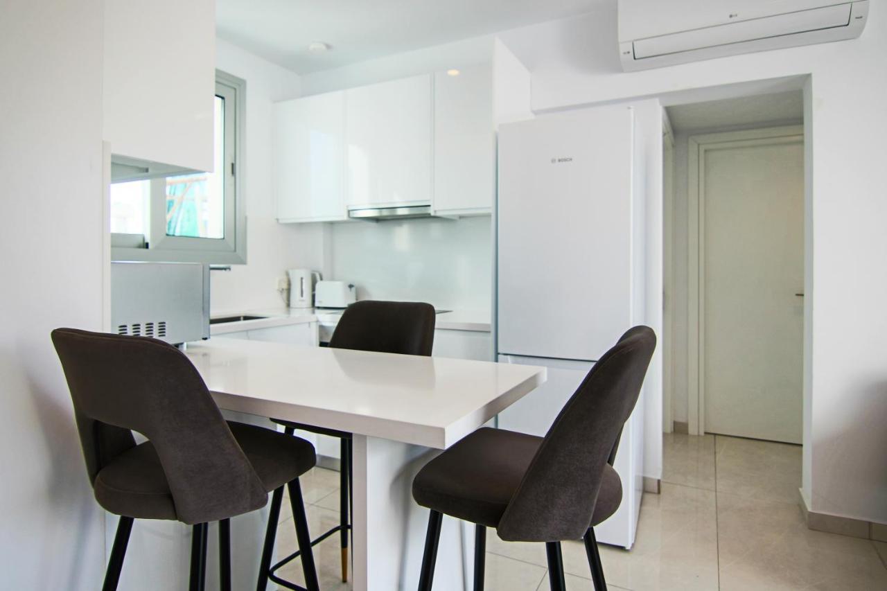 パ フォスPhaedrus Living - Seaside Executive Flat Harbour 208アパートメント エクステリア 写真