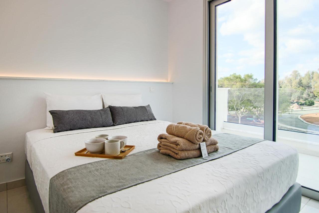パ フォスPhaedrus Living - Seaside Executive Flat Harbour 208アパートメント エクステリア 写真